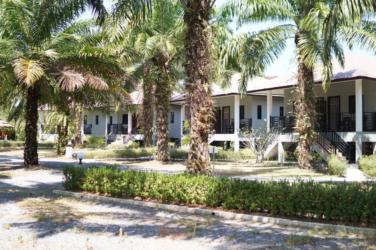 Palm Scenery Resort Takuapa Kültér fotó